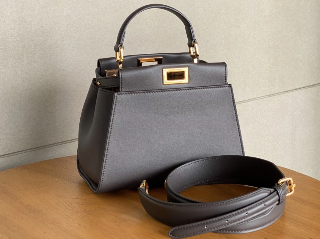 Fendi Top Handle Bags Durable 76618