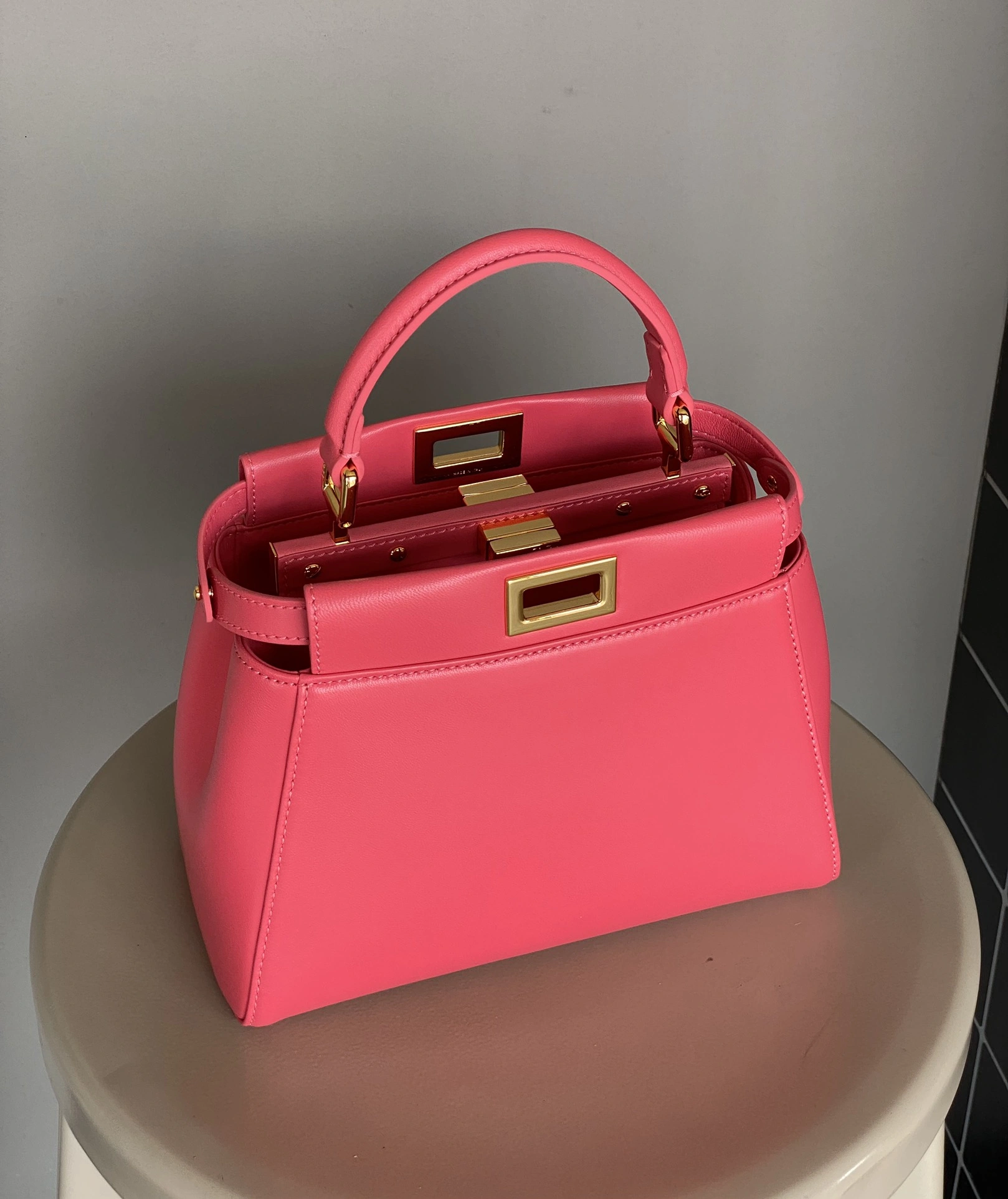 FastDry Fendi Top Handle Bags 76621