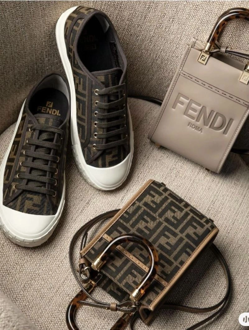Vibrant Fendi Top Handle Bags 72727