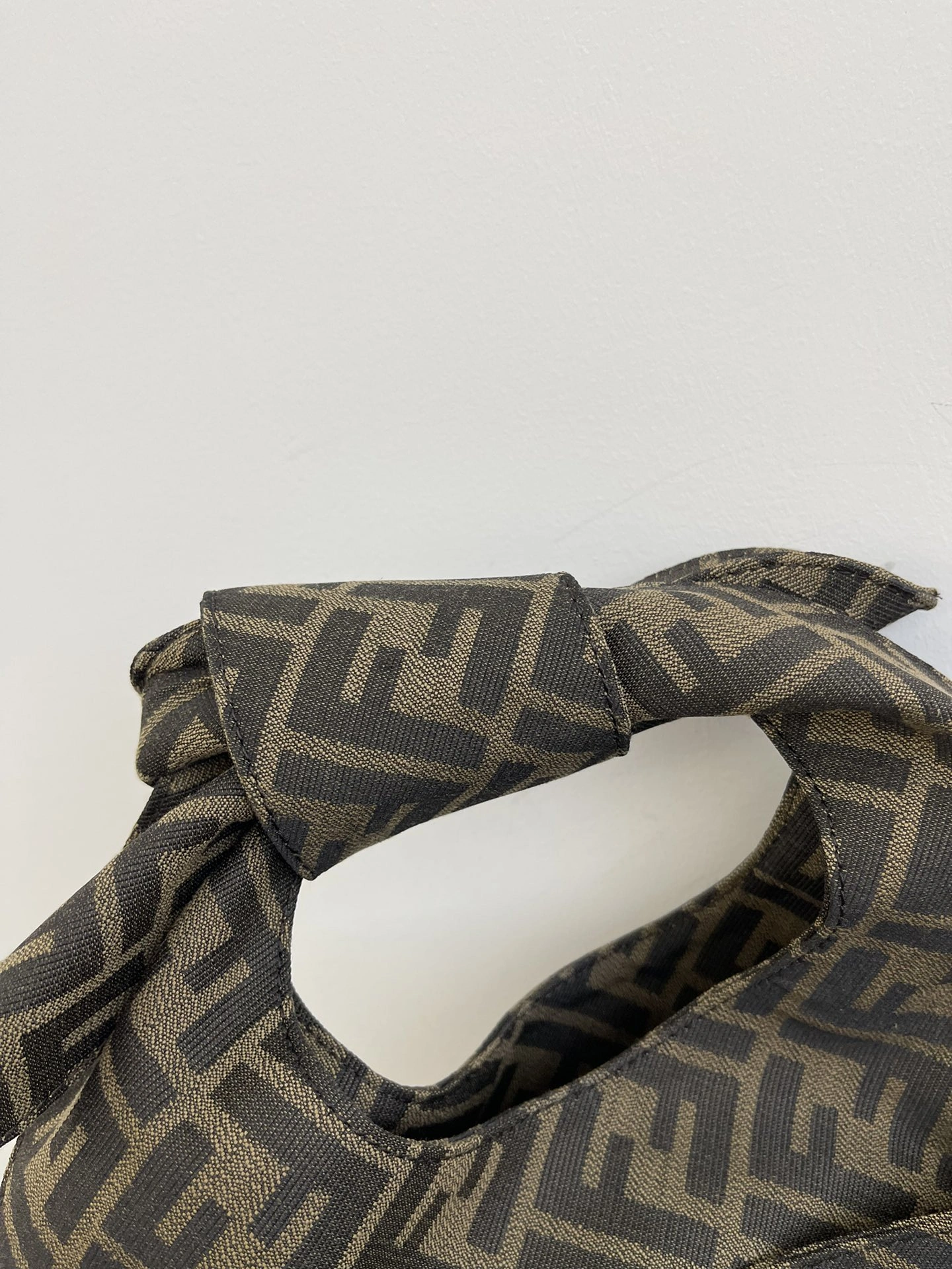 ZeroBulk Fendi Top Handle Bags 69638