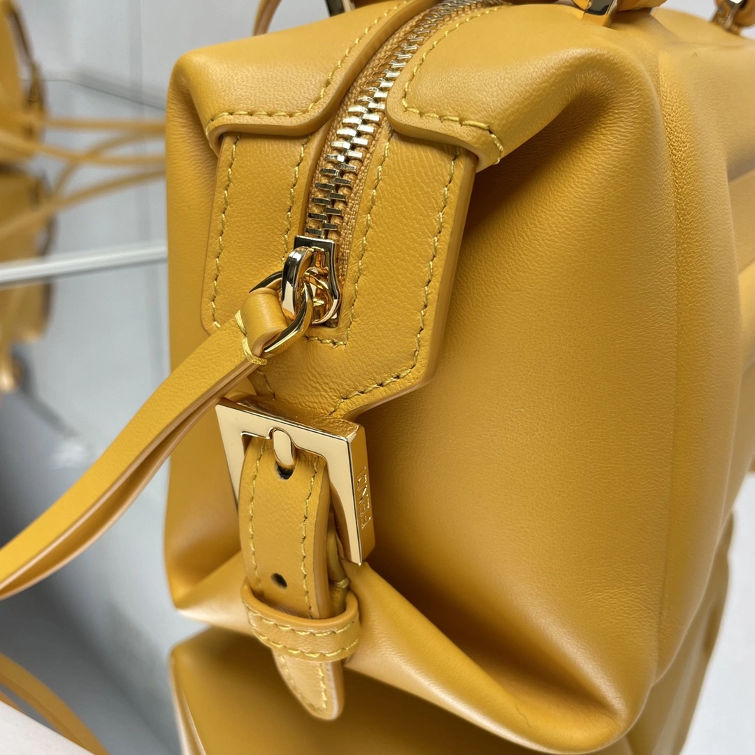 Fendi Top Handle Bags Sophisticated 69626