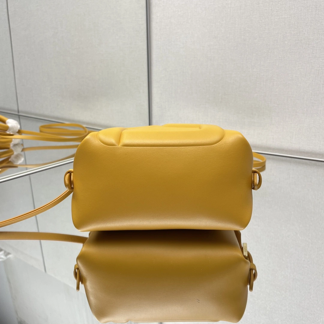 Fendi Top Handle Bags Sophisticated 69626