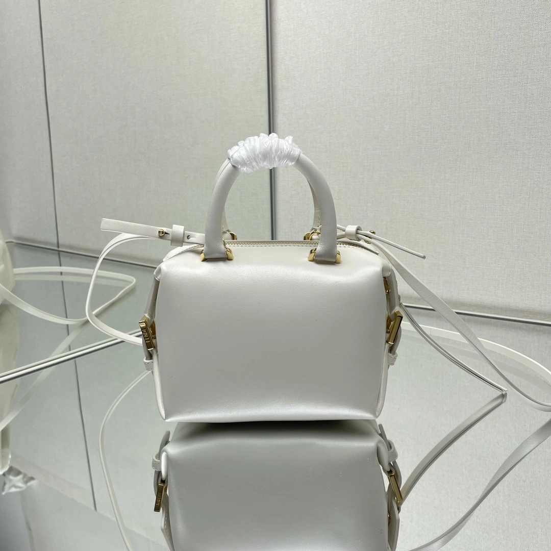 Fendi Top Handle Bags AllSeason 69623