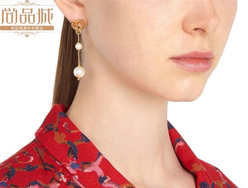 Ferragamo Earrings Contemporary 212611