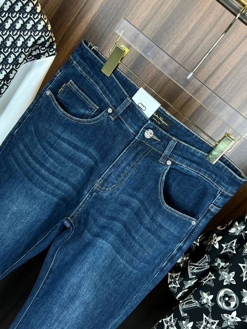 Sustainable Ferragamo Jeans 162817