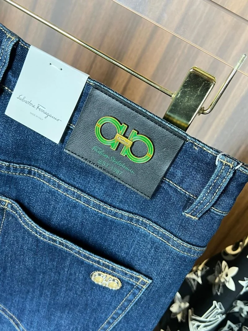 Sustainable Ferragamo Jeans 162817