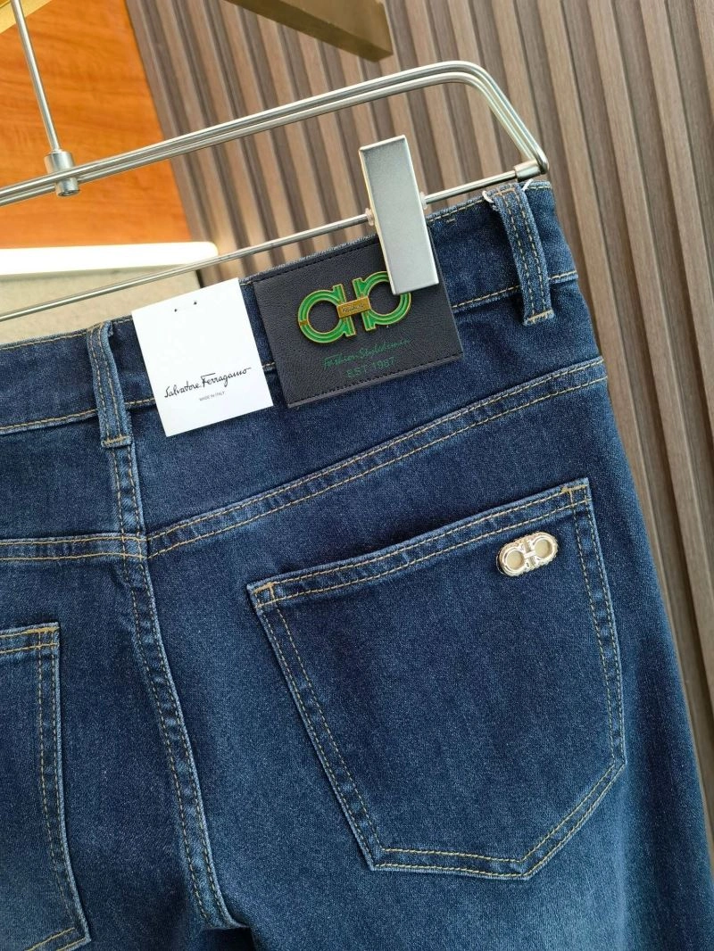 Ferragamo Jeans Snug 158530