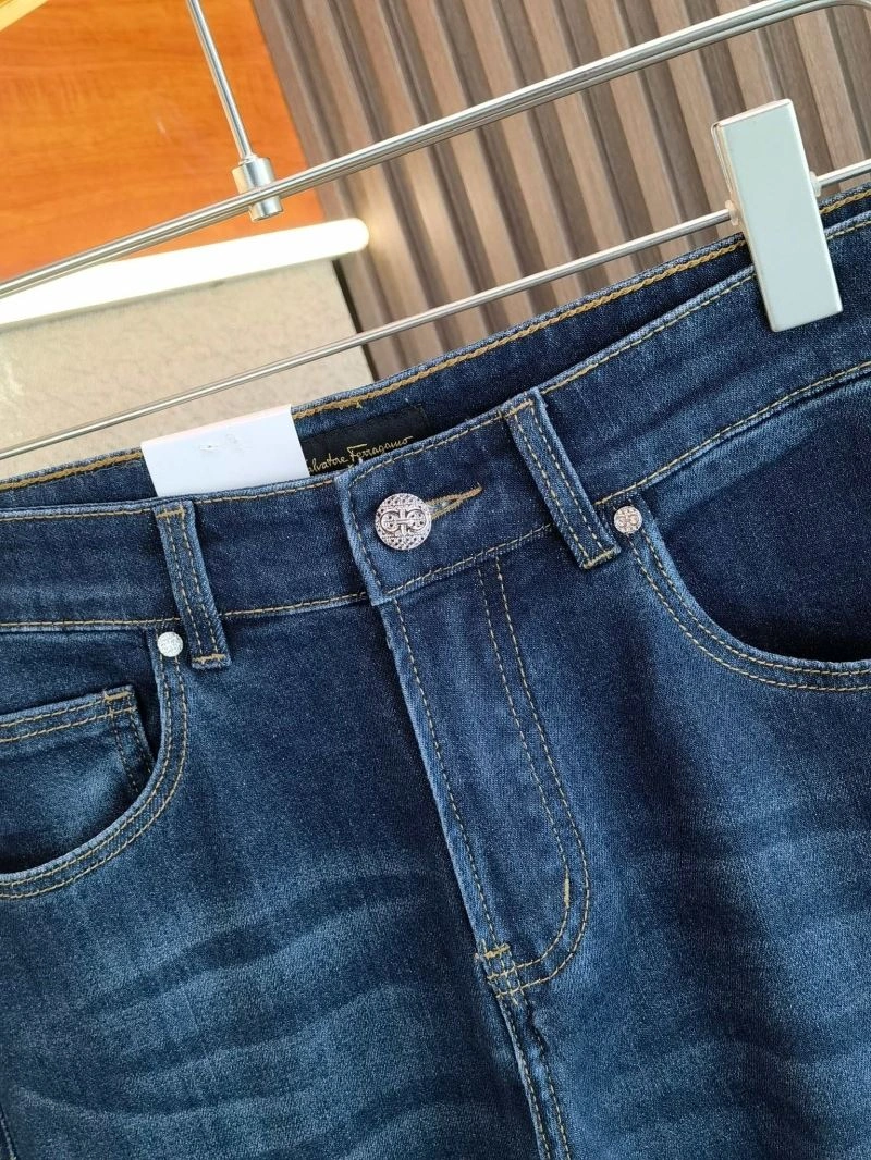 Ferragamo Jeans Snug 158530