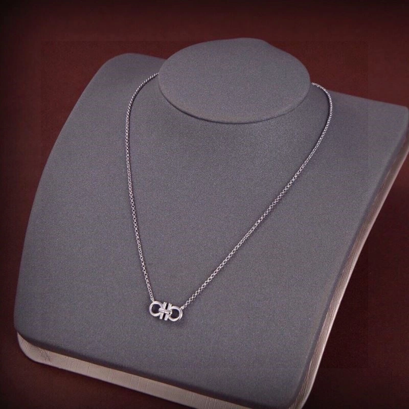 Sporty Ferragamo Necklaces 208751