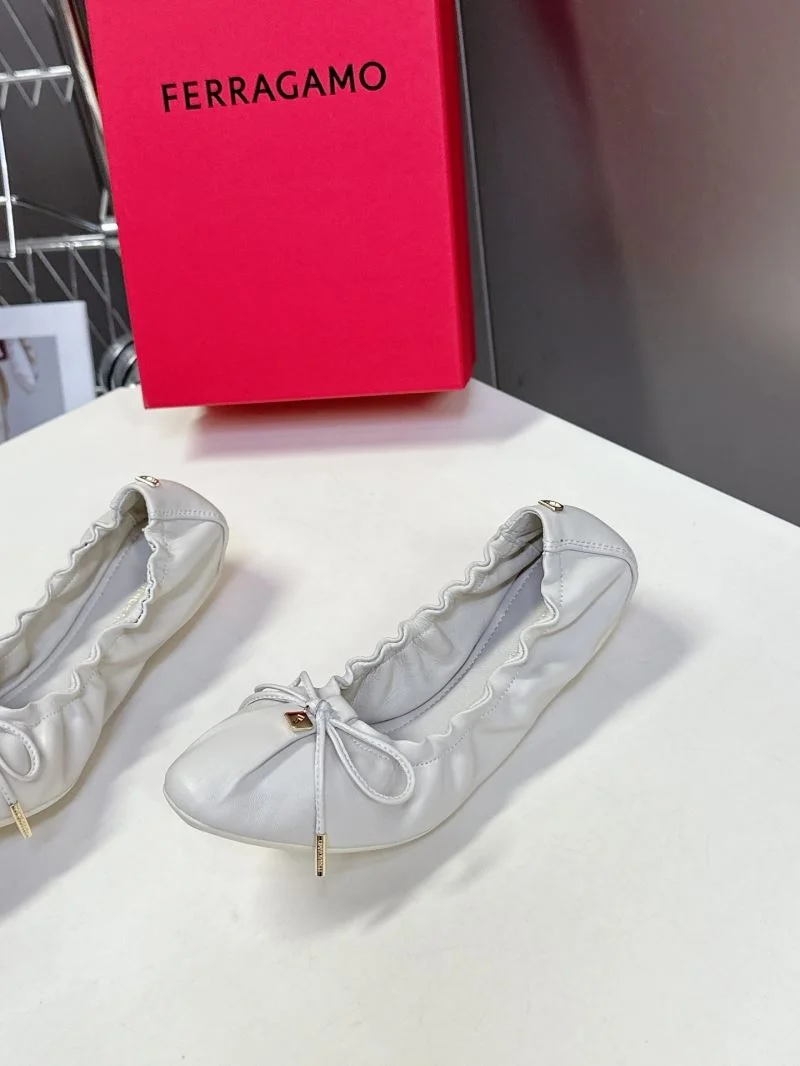Vibrant Ferragamo Shoes 10110