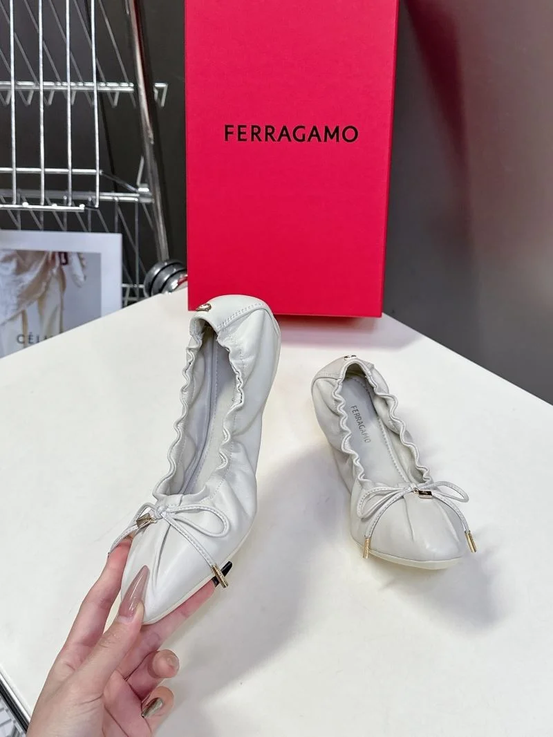 Vibrant Ferragamo Shoes 10110