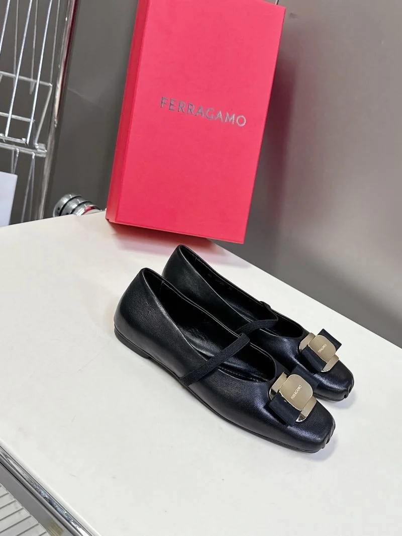 Refined Ferragamo Shoes 10111