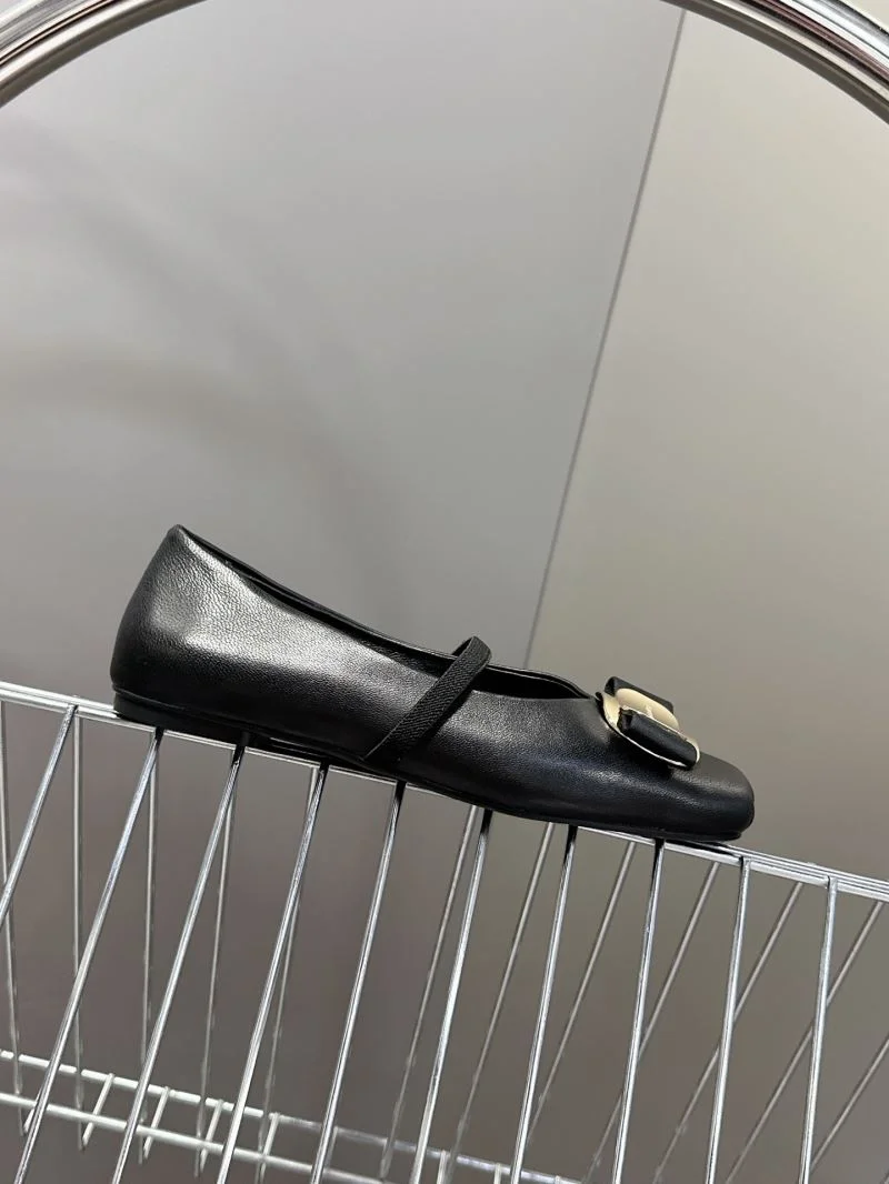 Refined Ferragamo Shoes 10111