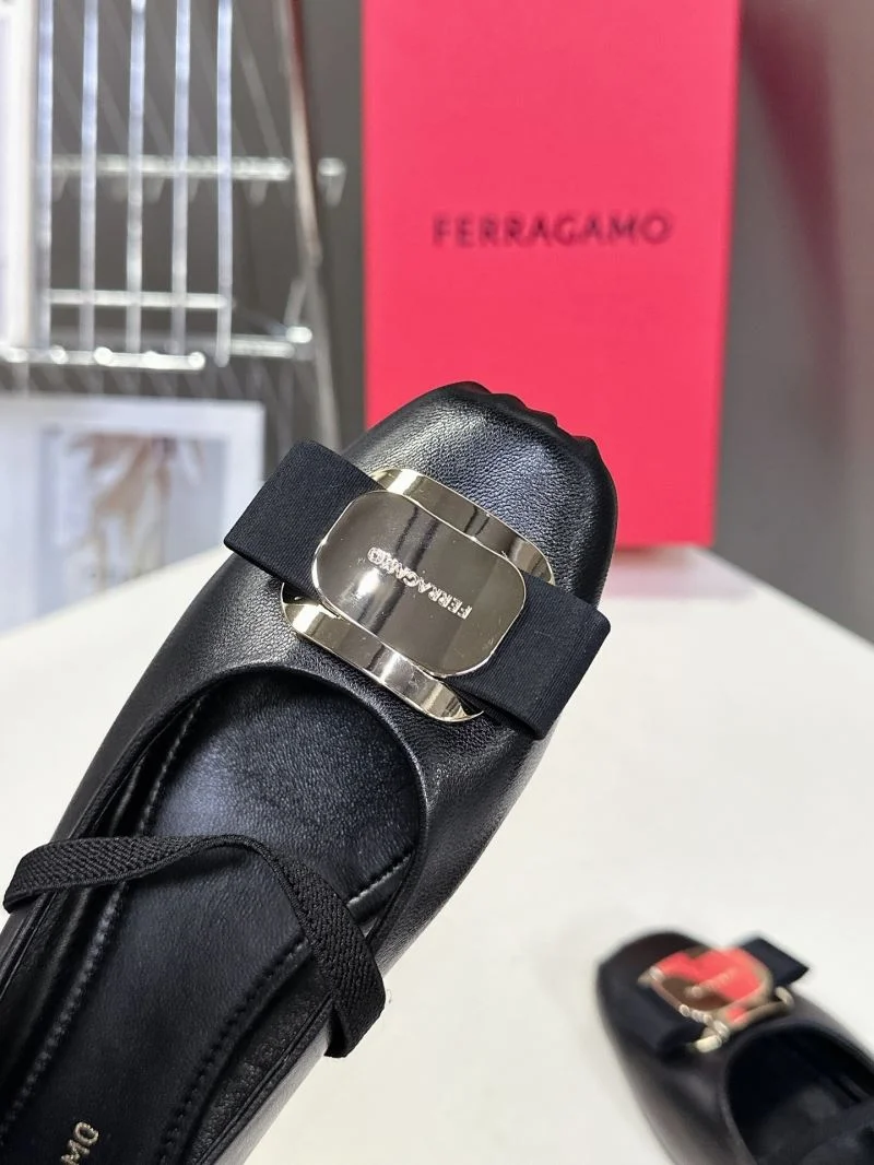 Refined Ferragamo Shoes 10111