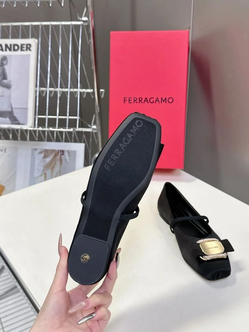 Unisex Ferragamo Shoes 10108