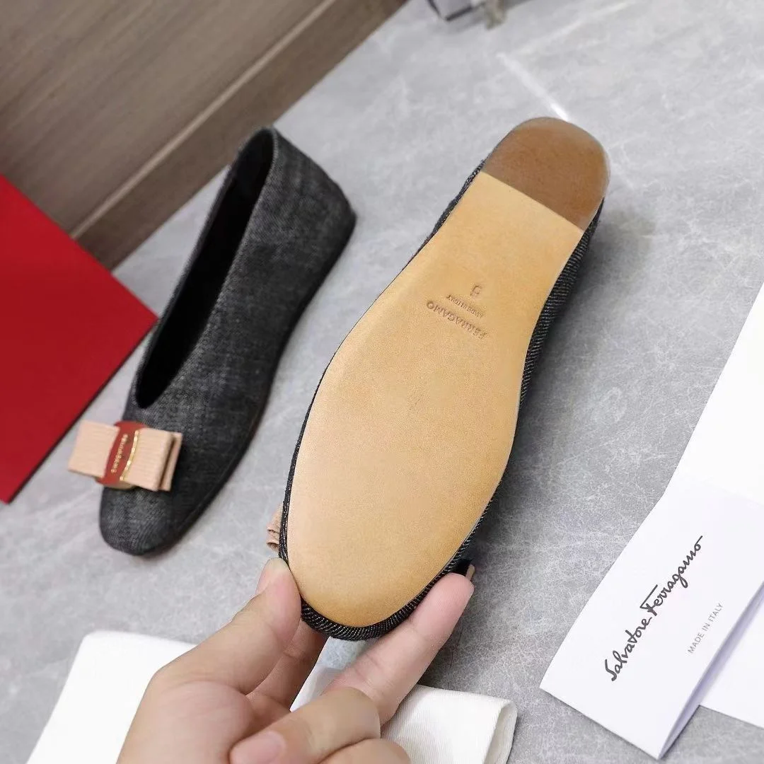 Resilient Ferragamo Shoes 6703
