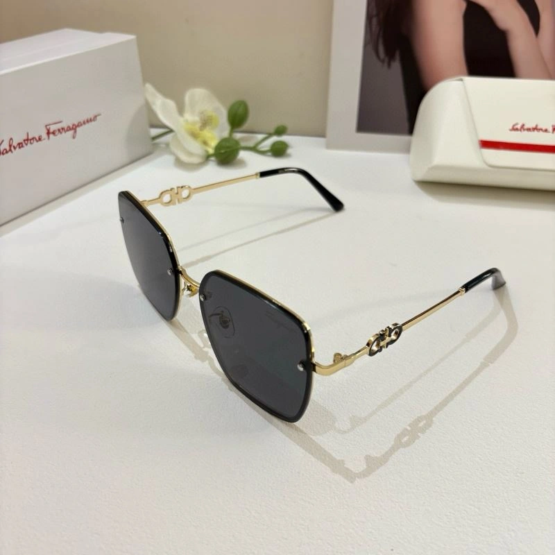 Ferragamo Sunglasses Durable 279330