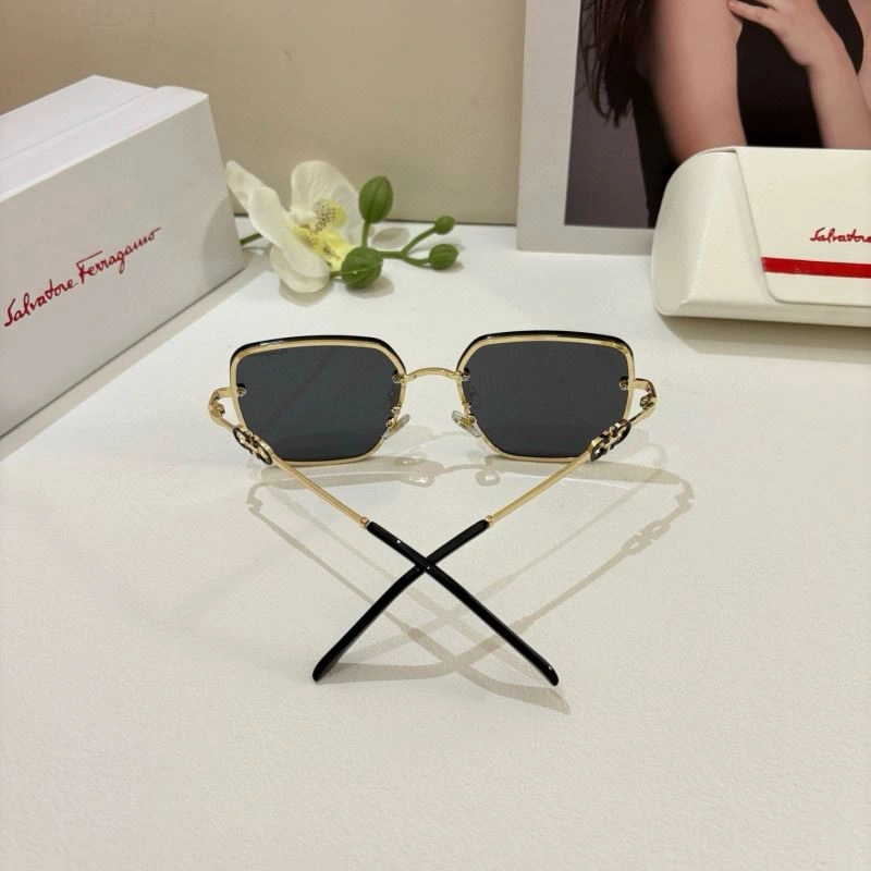 Ferragamo Sunglasses Durable 279330