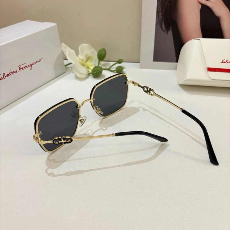 Ferragamo Sunglasses Durable 279330