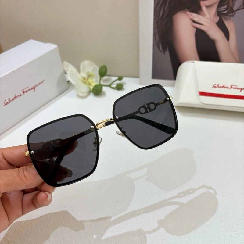 Ferragamo Sunglasses Durable 279330