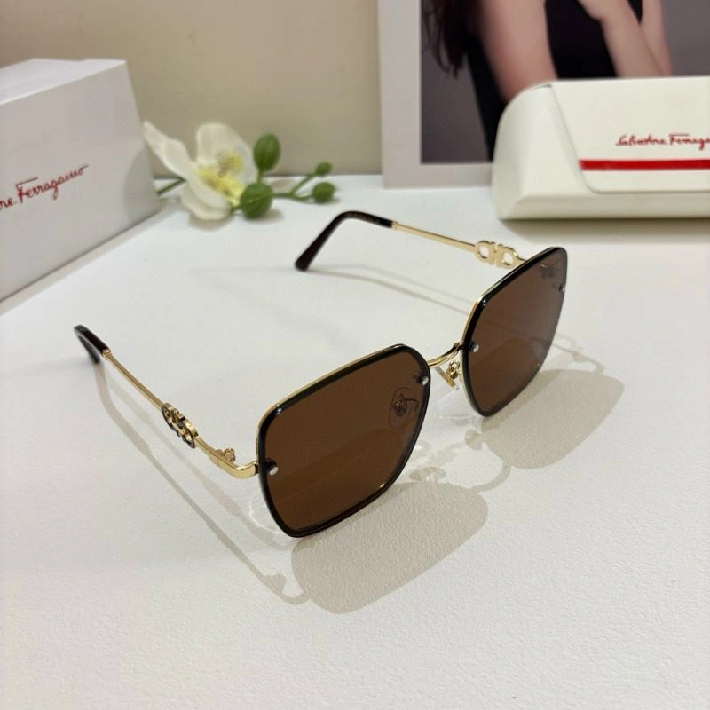 Ferragamo Sunglasses Functional 279326