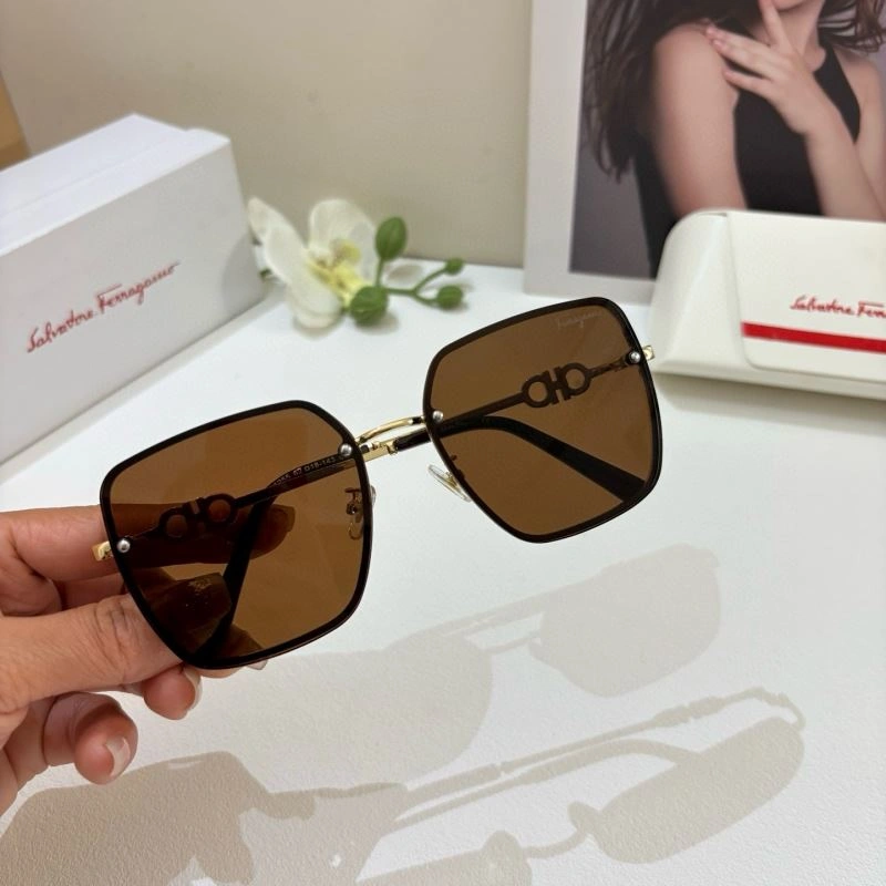 Ferragamo Sunglasses Functional 279326