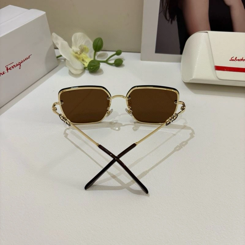 Ferragamo Sunglasses Functional 279326