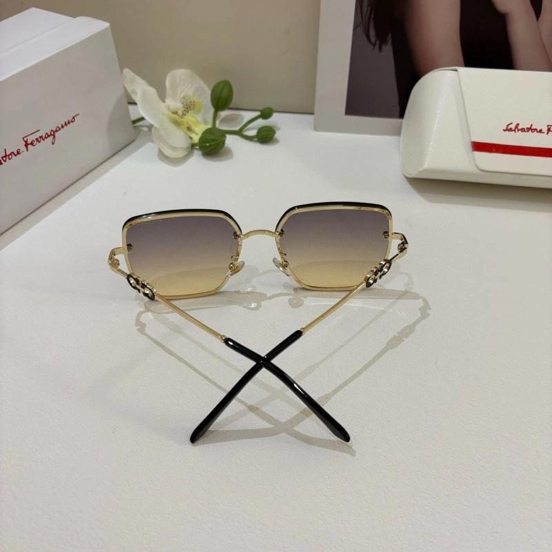 Durable Ferragamo Sunglasses 279332