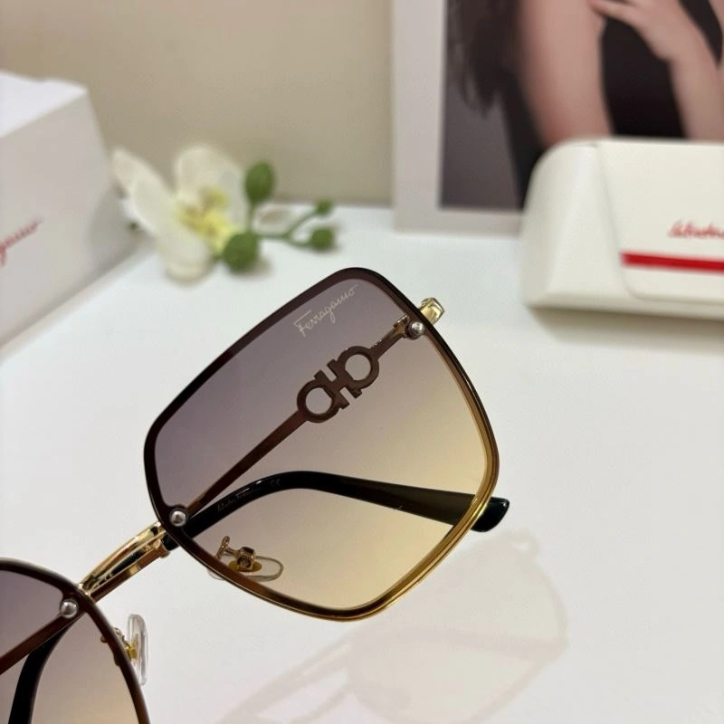 Durable Ferragamo Sunglasses 279332