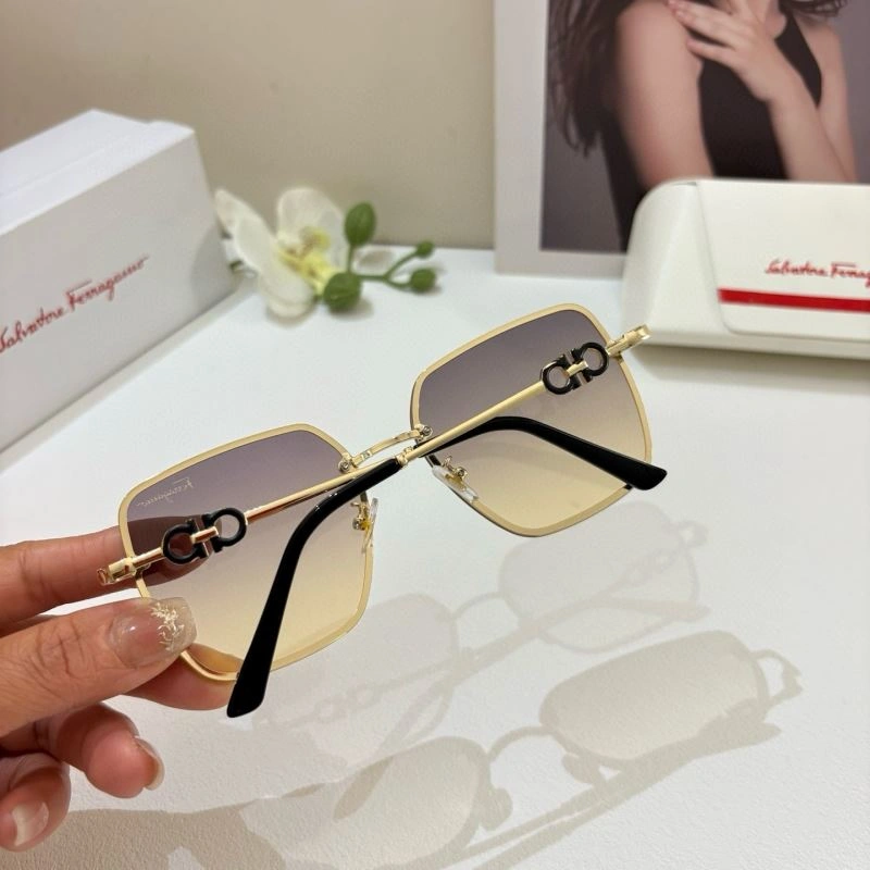 Durable Ferragamo Sunglasses 279332