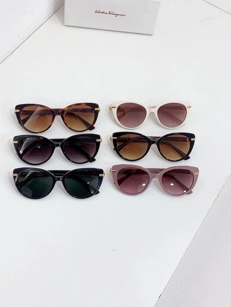 Stylish Ferragamo Sunglasses 279349