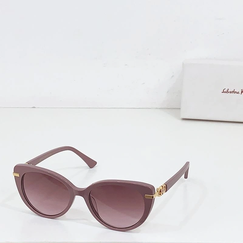 Stylish Ferragamo Sunglasses 279349