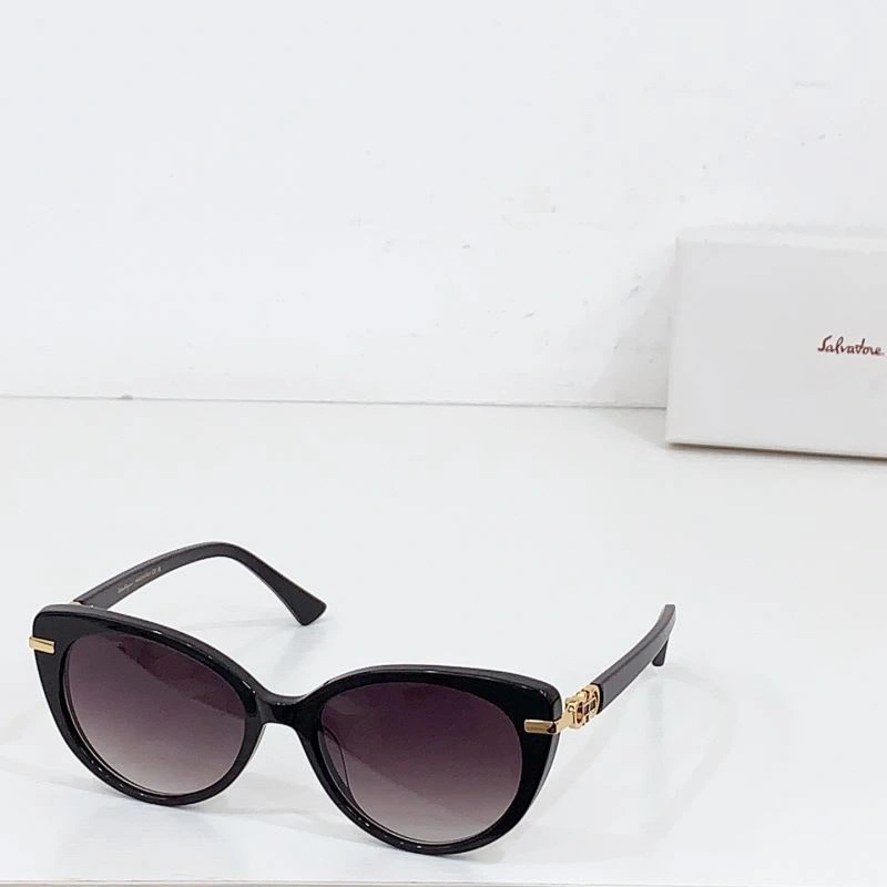 Stylish Ferragamo Sunglasses 279349