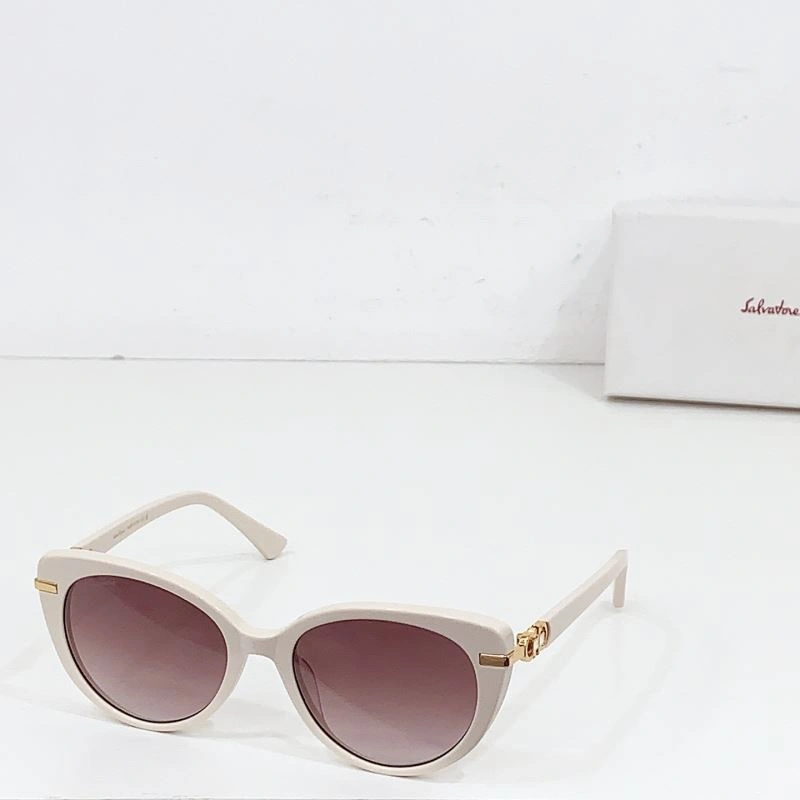 Stylish Ferragamo Sunglasses 279349