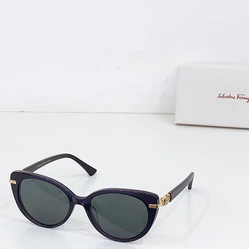 Stylish Ferragamo Sunglasses 279349