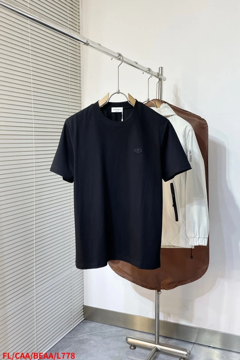WeatherProof Ferragamo T-Shirts 152338