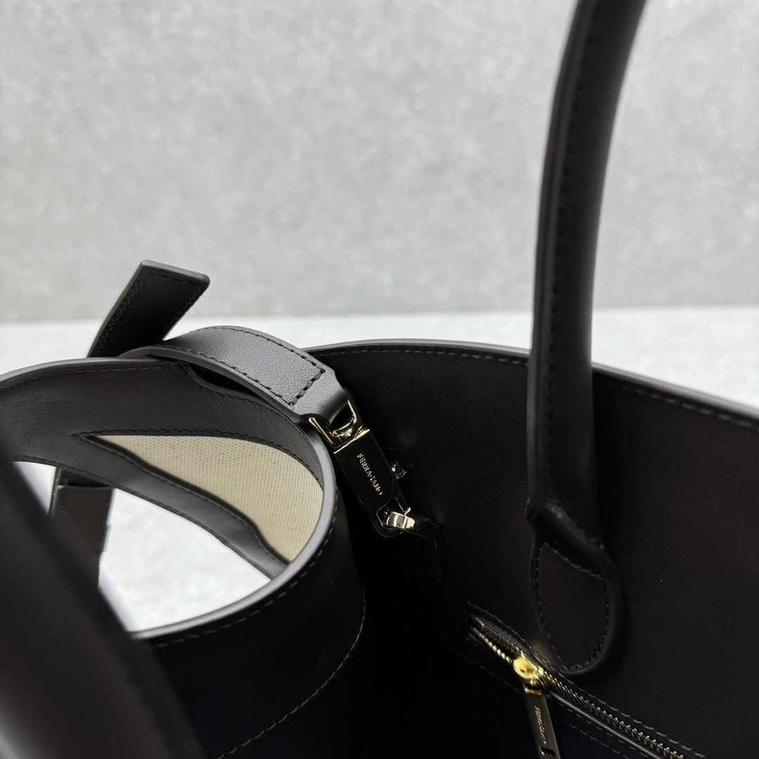 Ferragamo Top Handle Bags RelaxedFit 69611