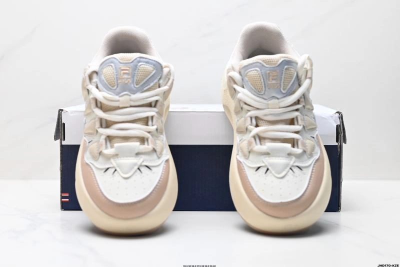 Supportive Fila Shoes 2504