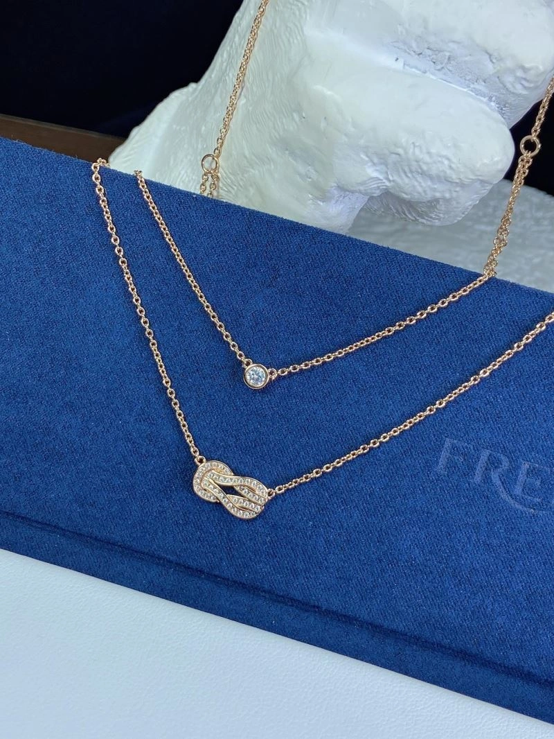 Sporty Fred Necklaces 213507