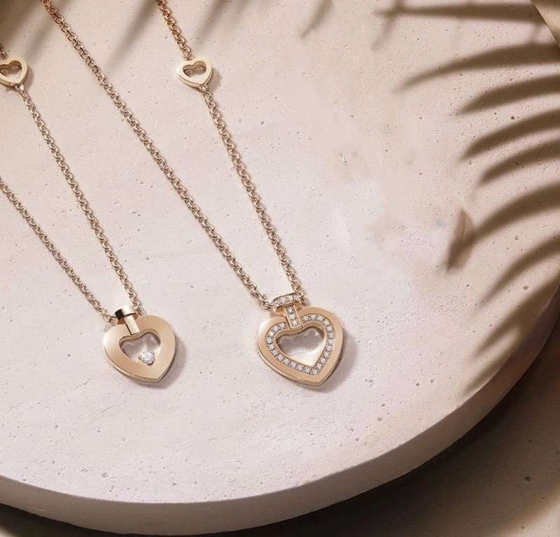 WaterResistant Fred Necklaces 214274
