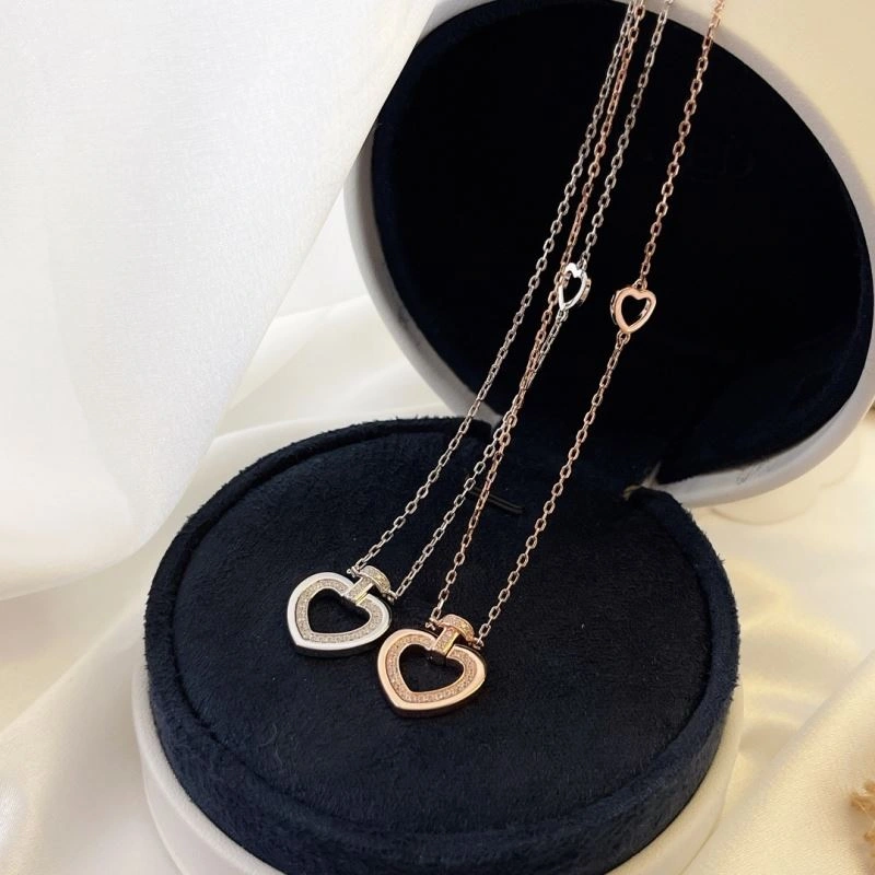 WaterResistant Fred Necklaces 214274