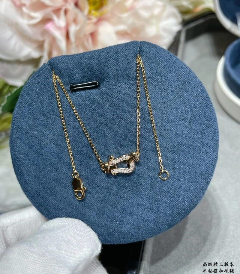 EyeCatching Fred Necklaces 210775