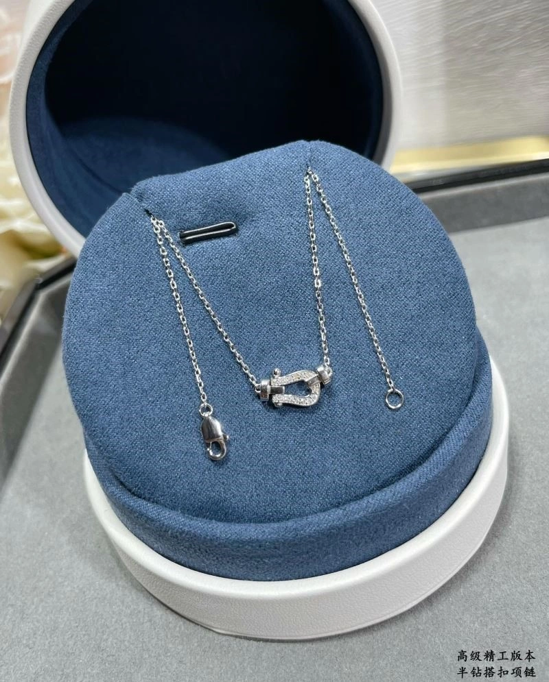 EyeCatching Fred Necklaces 210775