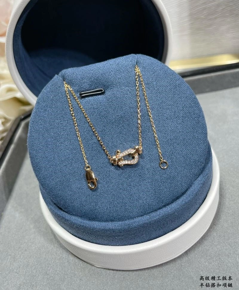 EyeCatching Fred Necklaces 210775