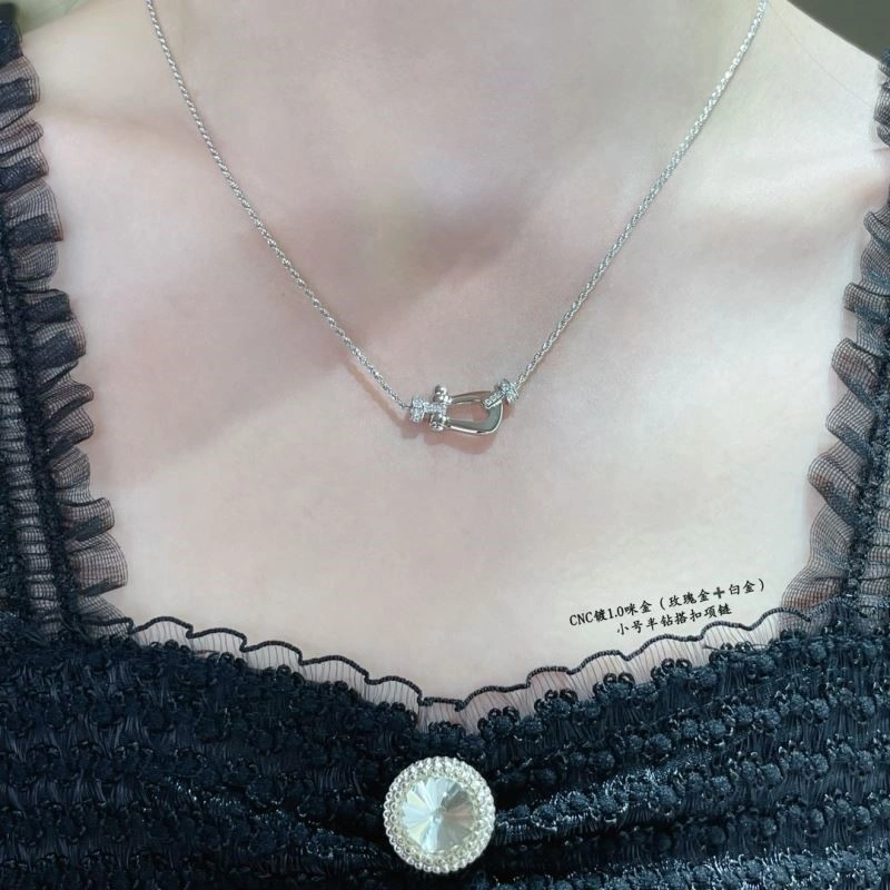 Packable Fred Necklaces 210772