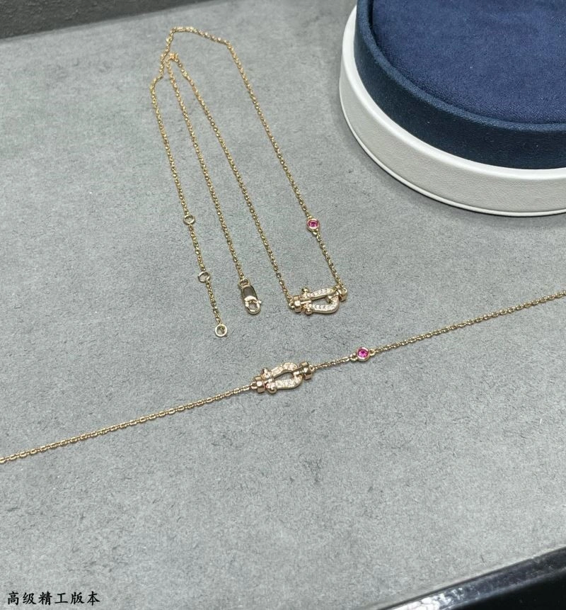 Bold Fred Necklaces 210770