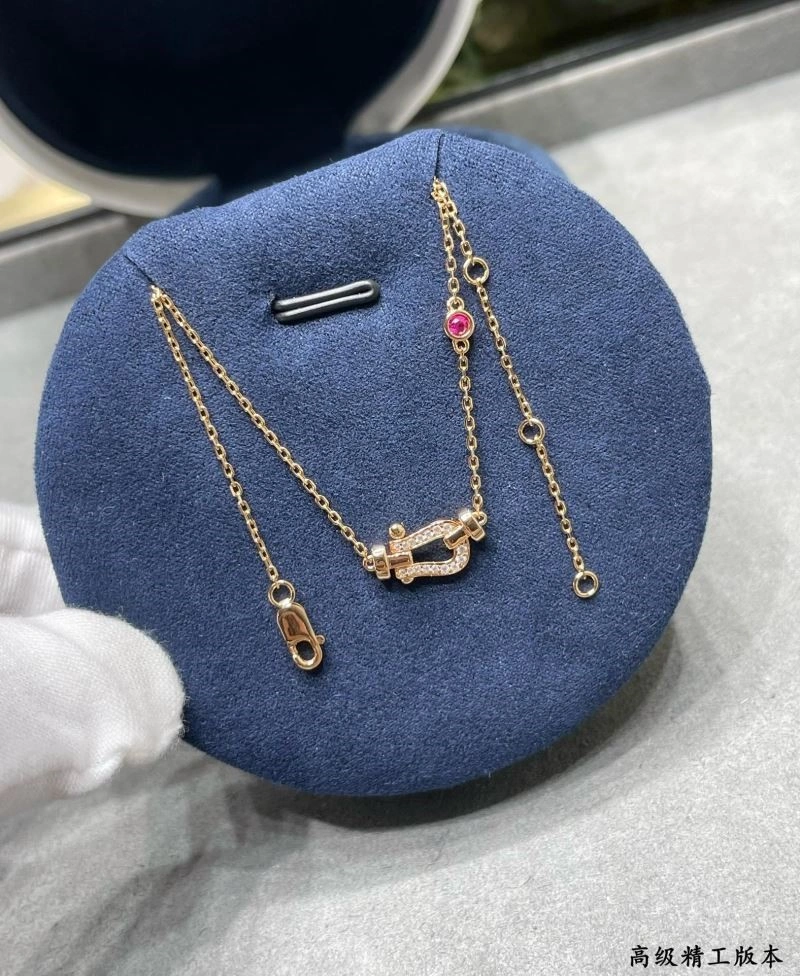 Bold Fred Necklaces 210770