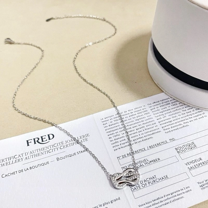 Fashionable Fred Necklaces 208054