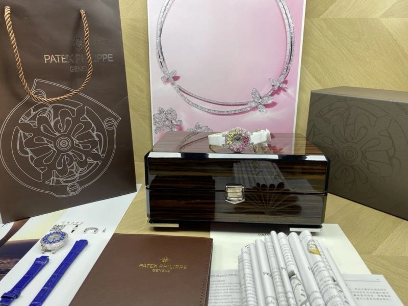Sophisticated GLASHUTTE Watches 182696
