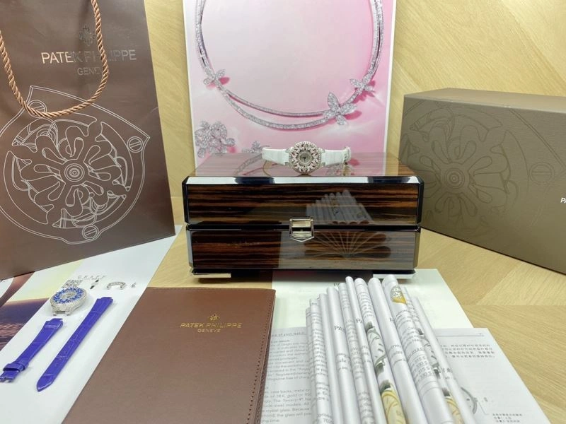 GLASHUTTE Watches TimelessDesign 182698